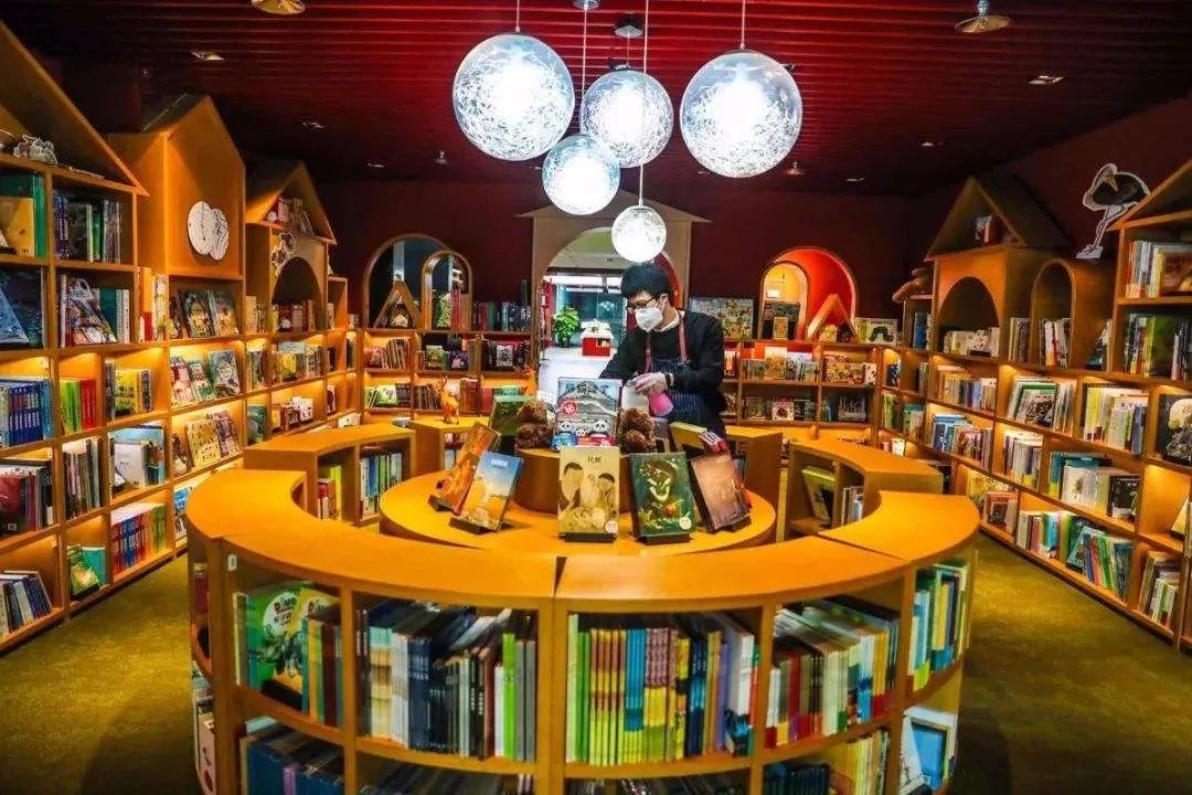 书店直播带货：可以拯救纸质阅读行业吗？