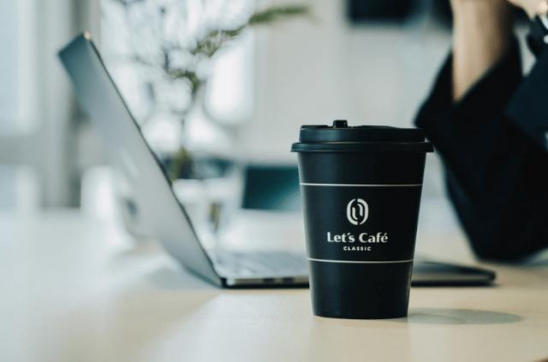 全家Let's Cafe全新品牌Logo升级，它的经典广告比咖啡还香