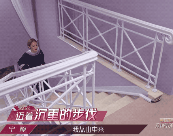连续霸屏热搜1个月，《乘风破浪的姐姐》的营销究竟有多强？