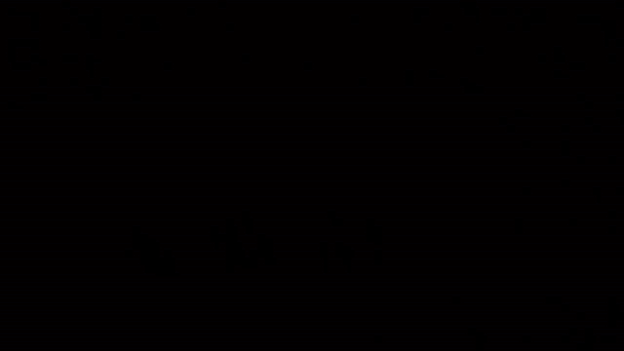 苹果，太会玩LOGO了~