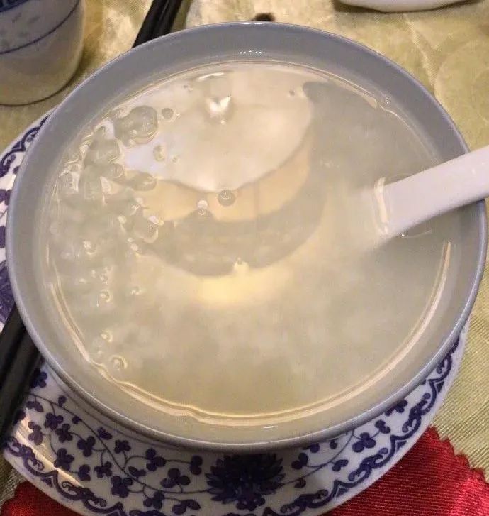 3000块一桌菜，又一老字号被骂上热搜！