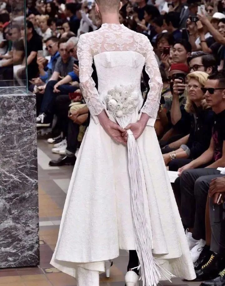 GUCCI：男士连衣裙