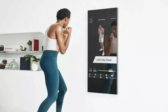 从Lululemon豪掷5亿美金收购一面镜子，消费者到底在购买什么？