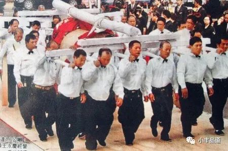 棺材卖给活人 “神营销”的脑洞有多大？
