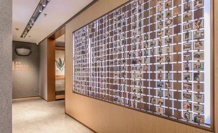 喜茶全国第一家“宠物店” 来了！网友：带狗子去相亲...