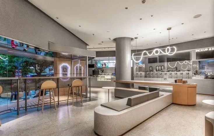 喜茶全国第一家“宠物店” 来了！网友：带狗子去相亲...