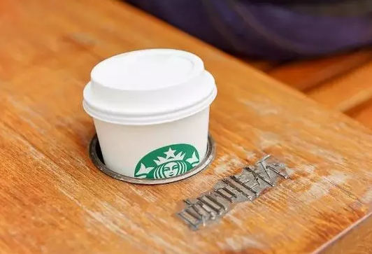 喜茶全国第一家“宠物店” 来了！网友：带狗子去相亲...