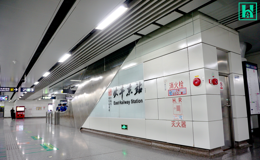 杭州地铁站名换上了“苏东坡体” ！却遭网友吐槽？