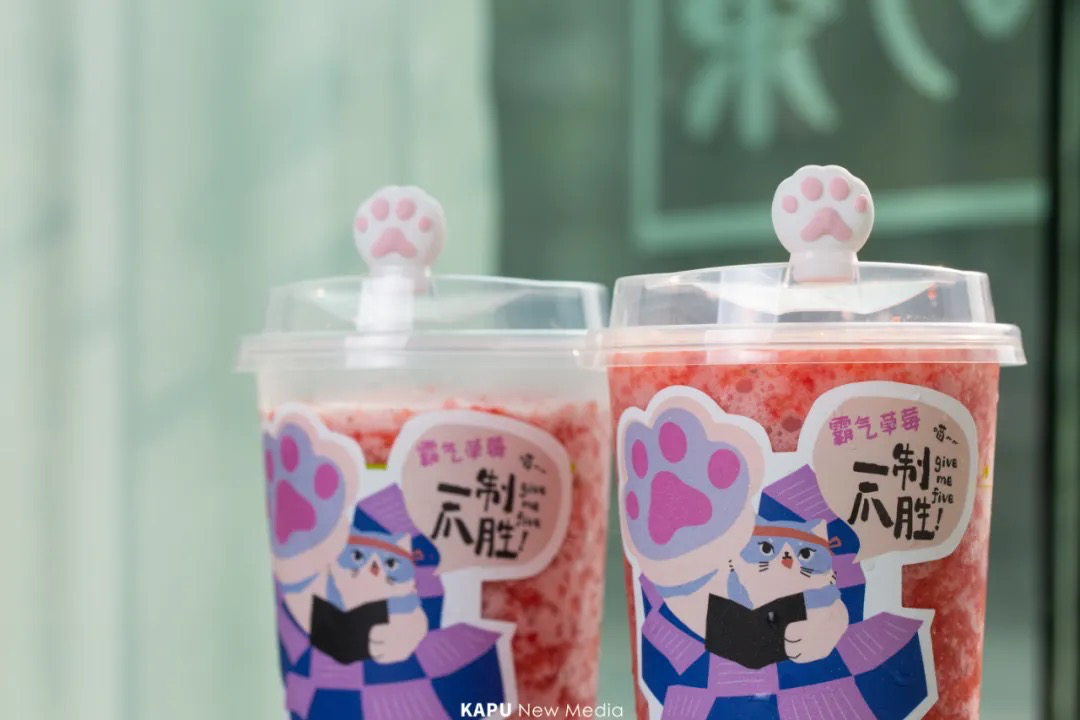 奈雪的茶开了家猫店,萌宠营销到底是怎么火起来的!