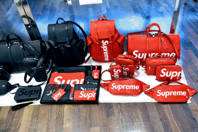 21亿美元天价卖身，Supreme究竟凭什么？