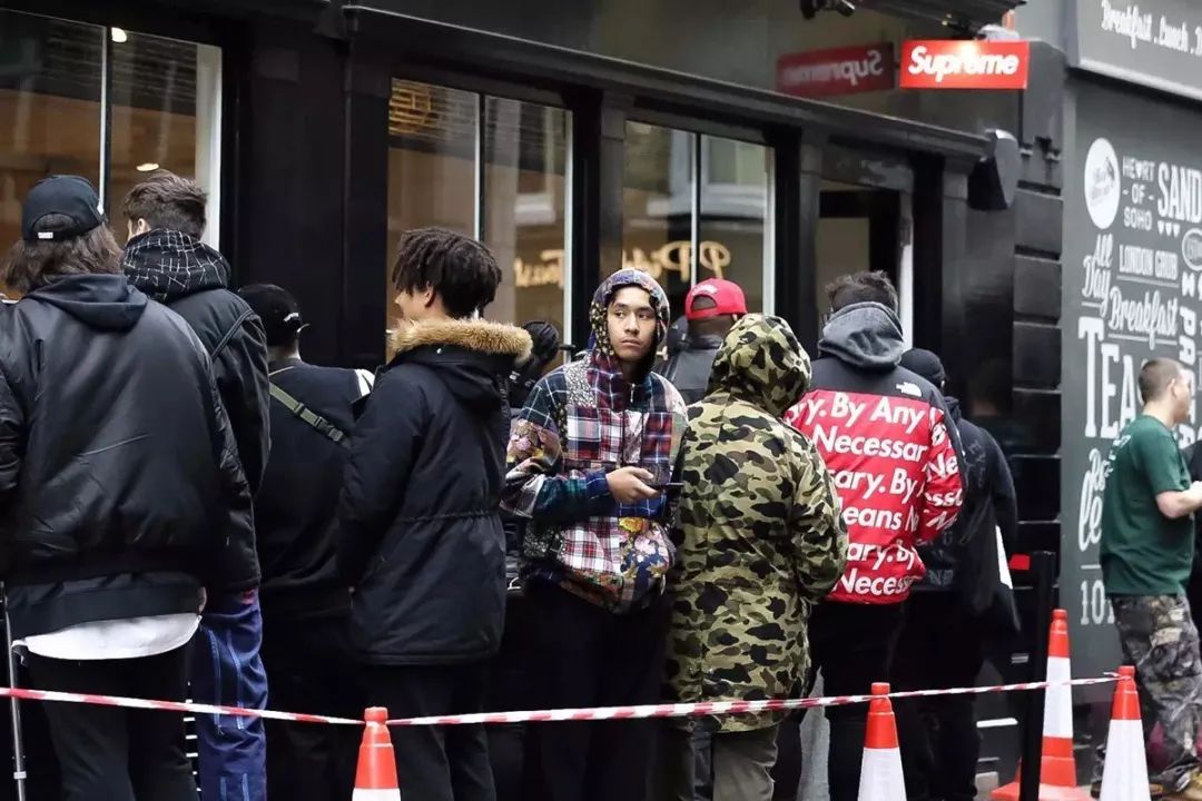 21亿美元被收购，铁粉发“讣告”，Supreme已死？