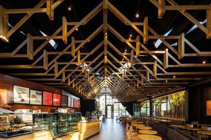 星巴克又一新店！网友：老装修公司了