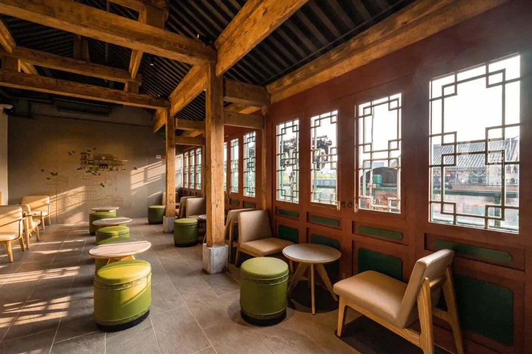 星巴克又一新店！网友：老装修公司了