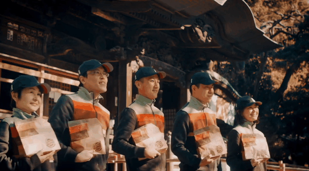 汉堡王神操作，找高僧给汉堡开光？