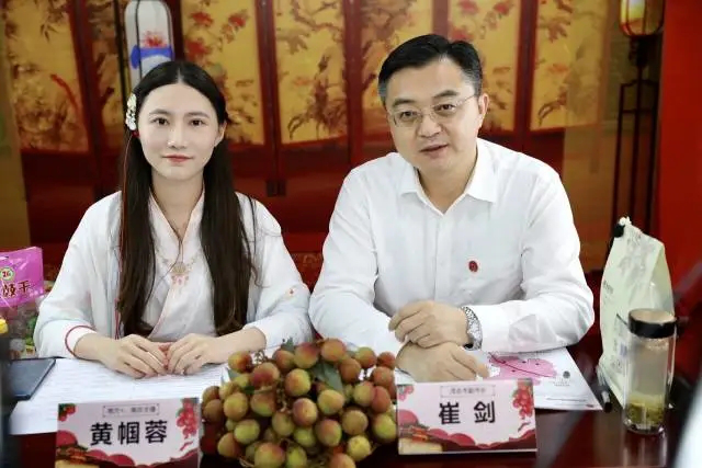 年度盘点 | 直播带货的2020：从不温不火到话题中心