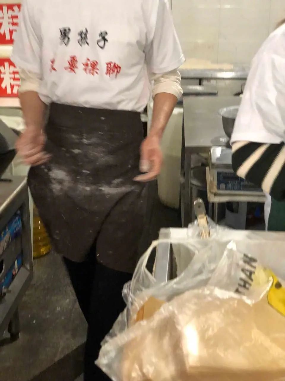 鸡蛋壳上印标语，网友：民警·真·操碎了心