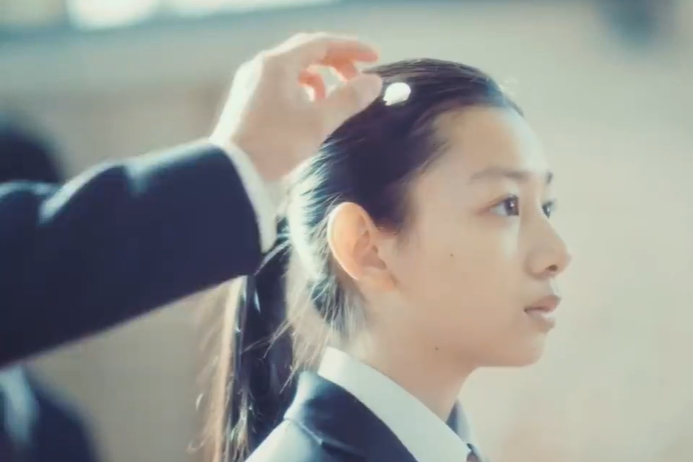 日本纯爱广告《高中1000天的暗恋》，一瞬间梦回青春