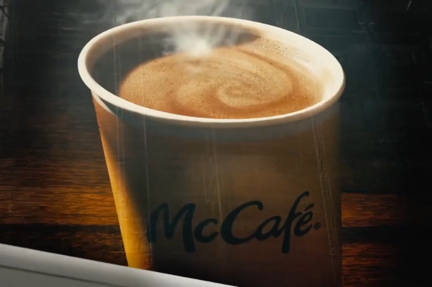 麦当劳创意户外广告：咖啡香气四溢