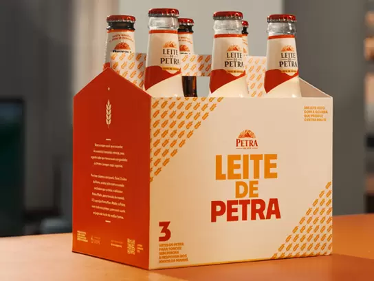 佩特拉啤酒：佩特拉牛奶