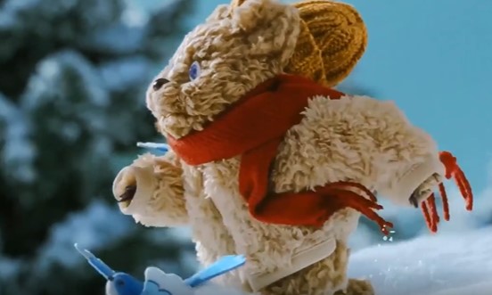 日本优衣库广告：和小熊一起温暖过冬天